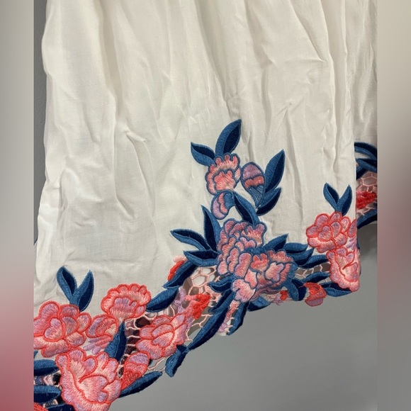 Miami size small cold shoulder mini dress white with embroidered floral print - Picture 5 of 13